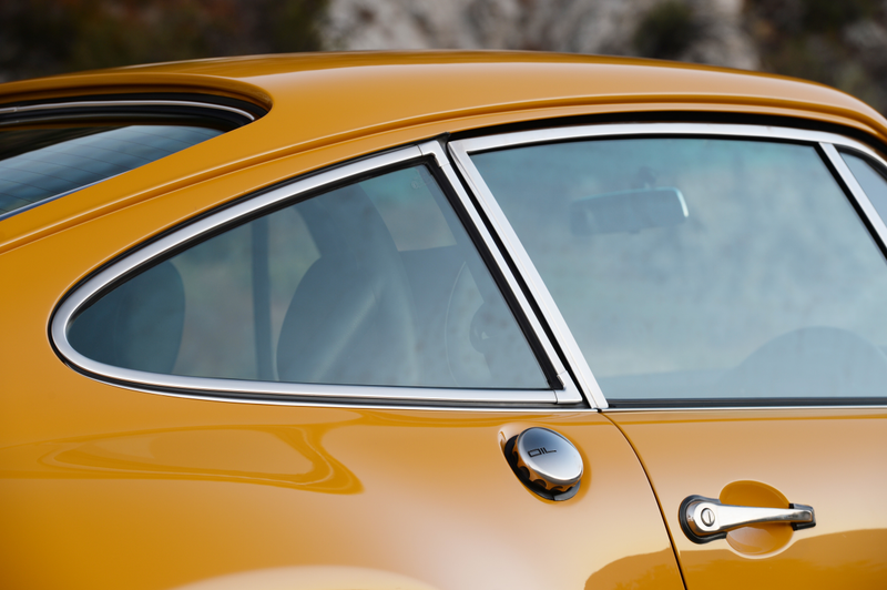 Illustration for article titled Drool All Over Yourselves At This Fantastically Orange 911 Reimagined By Singer